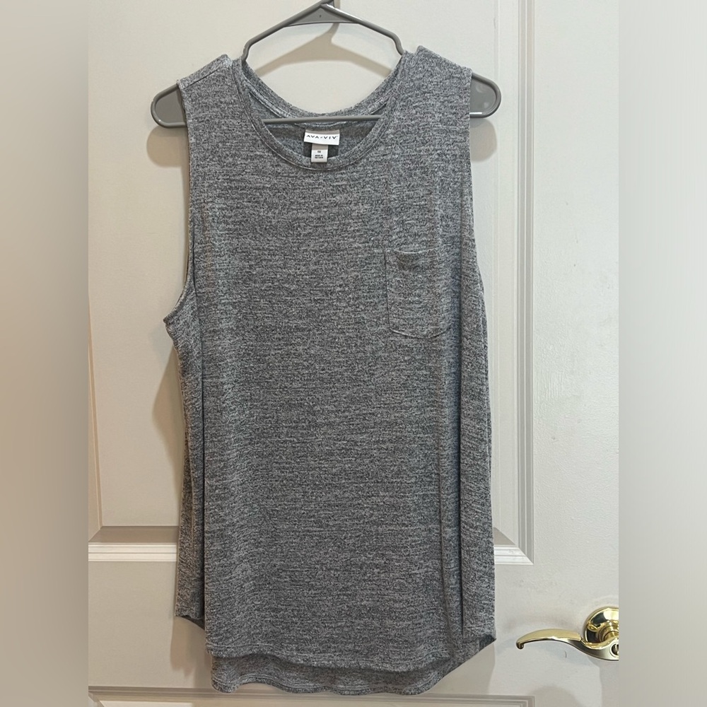 Ava & Viv Gray Sleeveless Pocket Tank Top